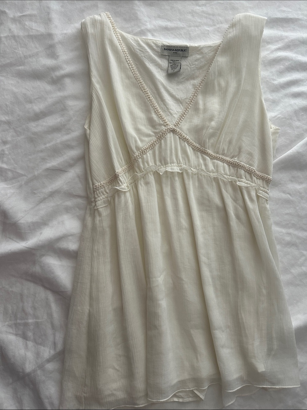 Banana Republic Cream V-Neck Sleeveless Chemise with Lace Trim